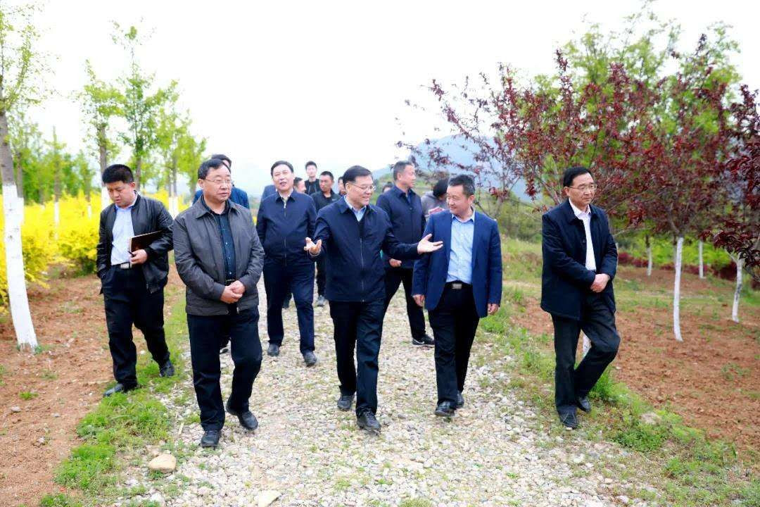 ���Cʡ���f(xi��)����ϯ�Є���һ������ ���C��ʢ���B(t��i)�r�ְl(f��)չ���޹�˾�{�Юa�I(y��)�l(f��)չ����